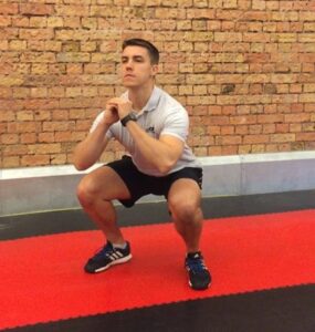 các bài tập chân cho nam tại phòng gym
