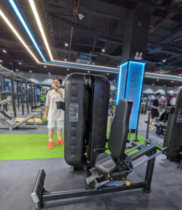 cửa hàng bán dụng cụ tập gym