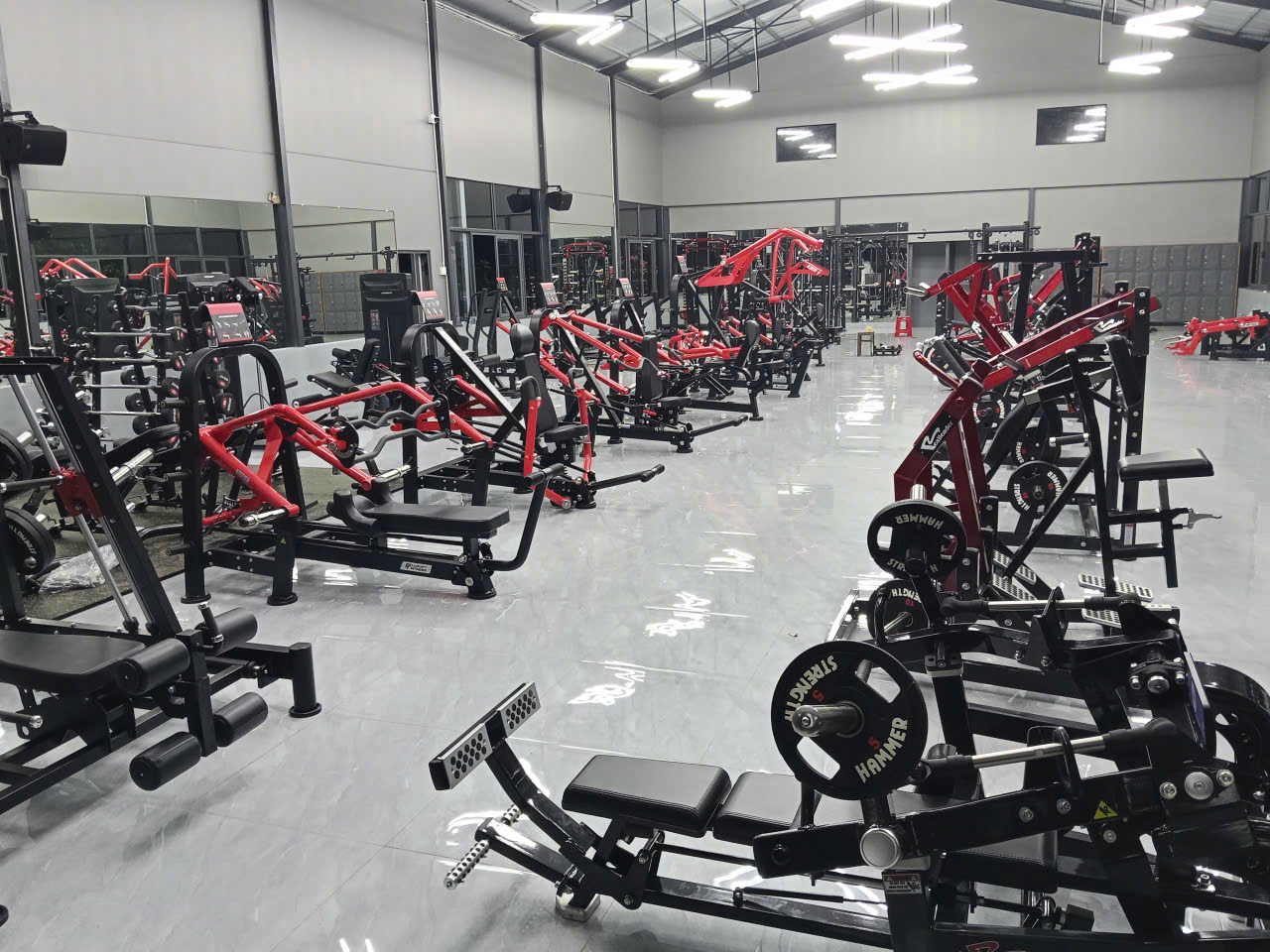 Tính số lượng máy theo diện tích mà bỏ qua giờ tập cao điểm